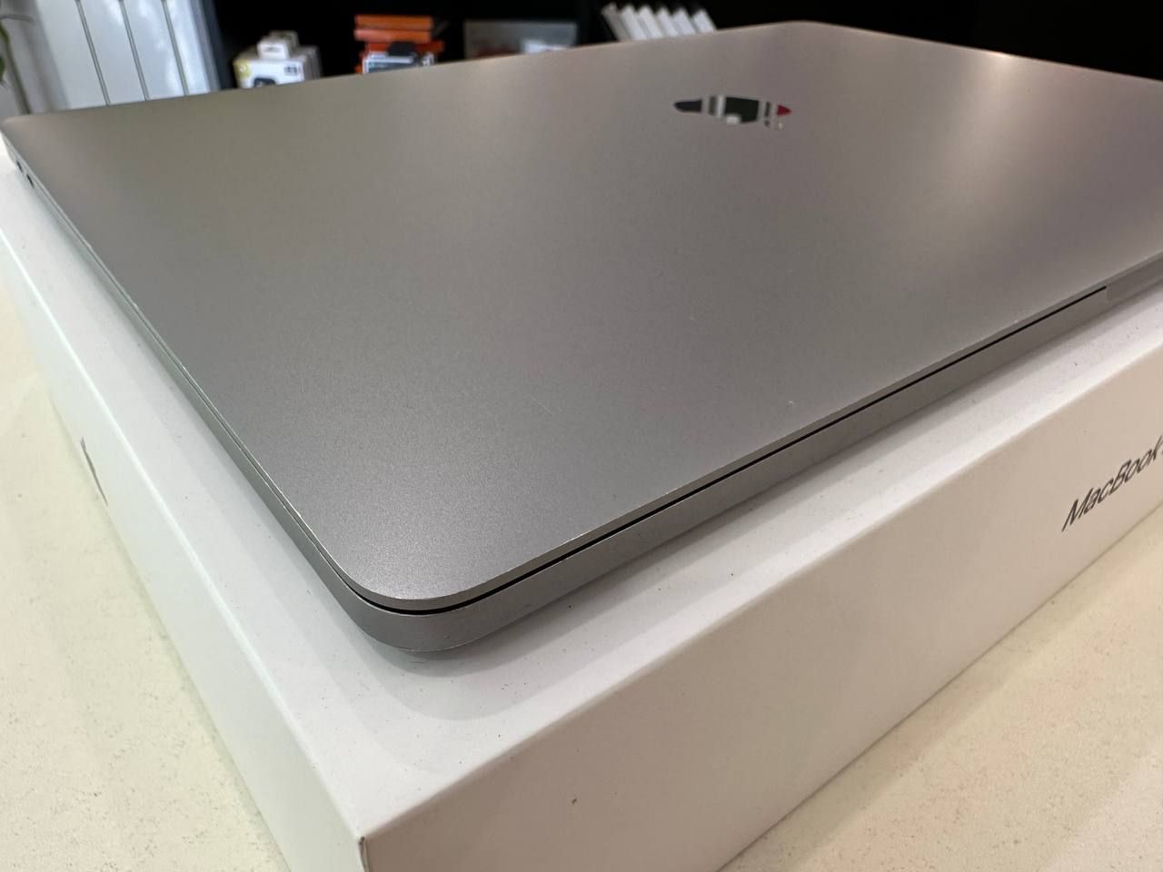 USED MacBook Pro 15” 2018 i7/16/512gb/Radeon pro 560X 4gb space gray